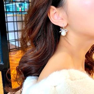 Beautiful Bow Pearl dropped earrings